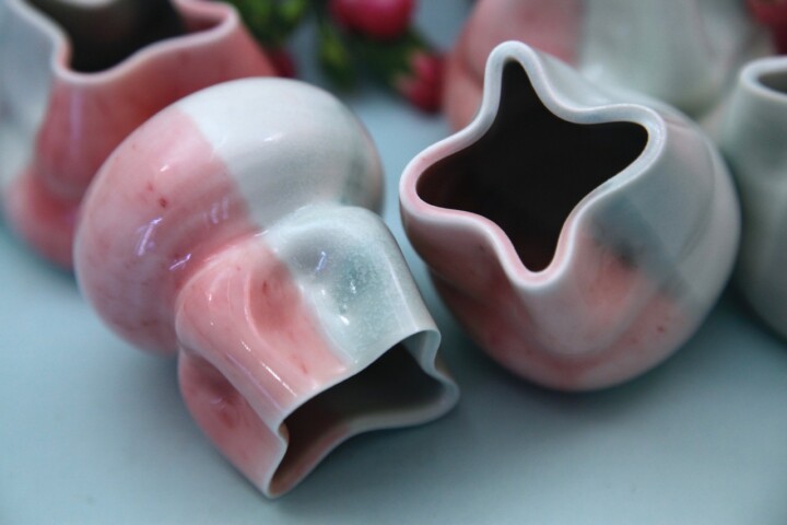 Pink Artichoke Bottle Ceramics Sara Brouwer 2019 22